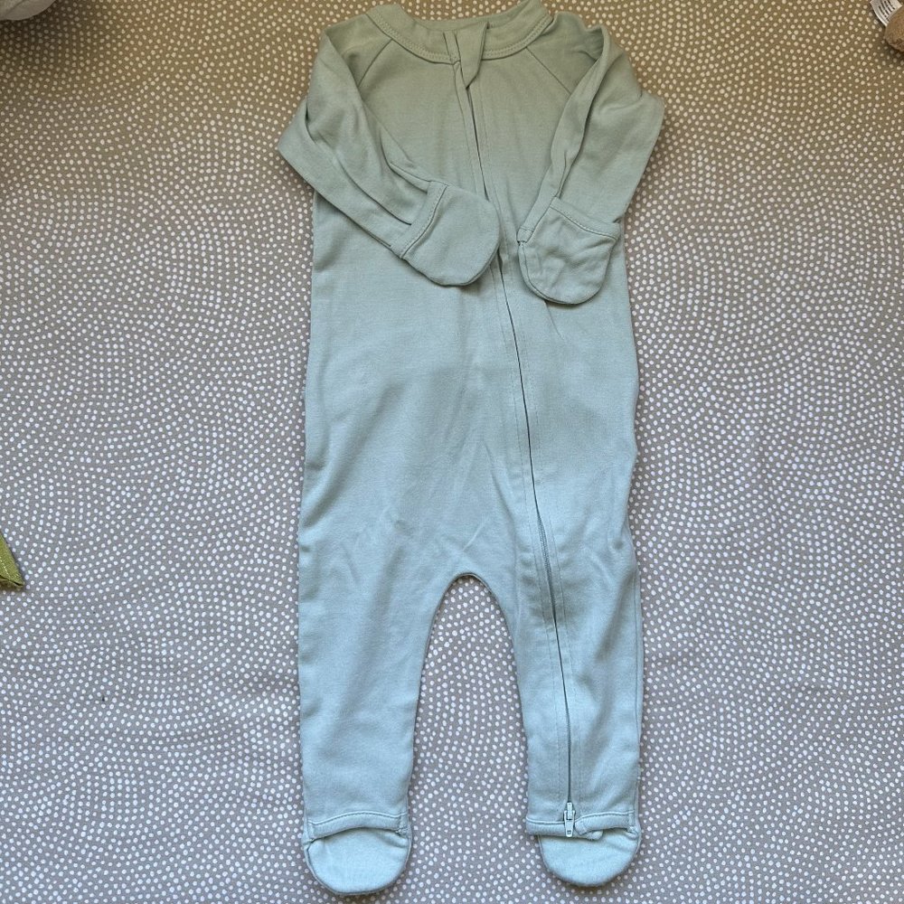 Goumi Kids Optional footed Jumpsuit Sleeper 0-3M bamboo (Never worn)